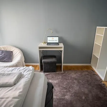 The House Of 14 -central, Sauna And Airport Shuttle Apartment