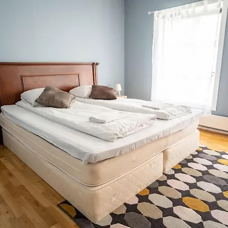 The House Of 14 -central, Sauna And Airport Shuttle *