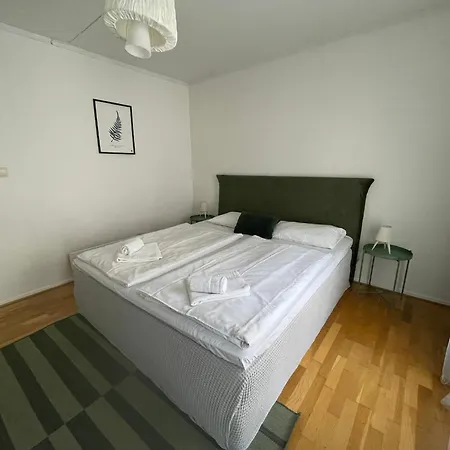 The House Of 14 -central, Sauna And Airport Shuttle *