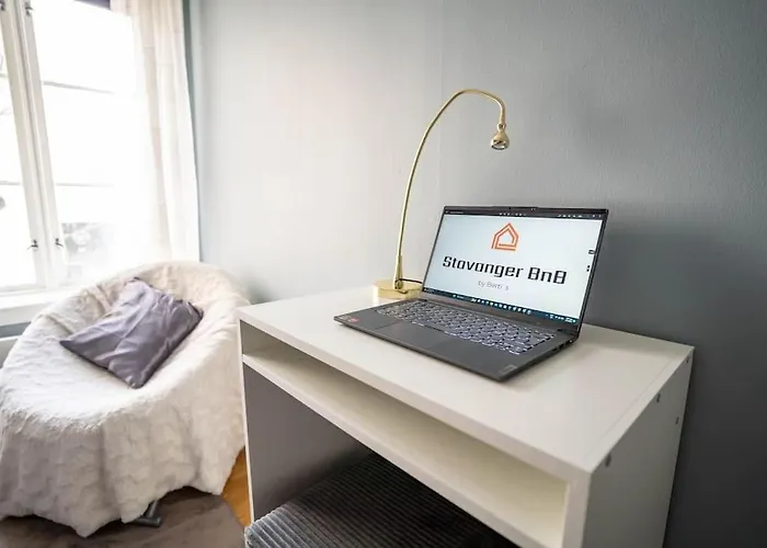 The House Of 14 -central, Sauna And Airport Shuttle Apartment